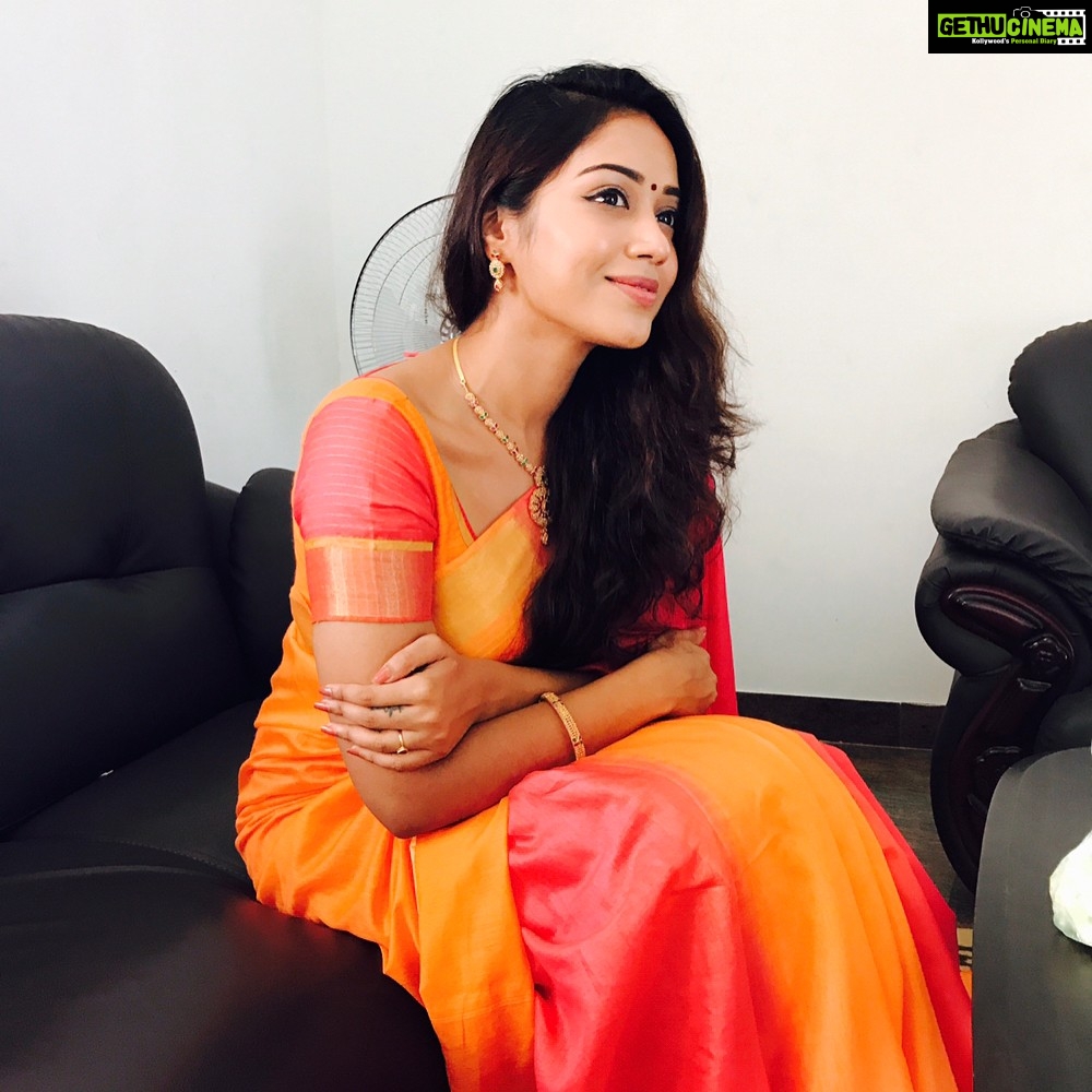 Nivetha Pethuraj - Tamil Actress Nivetha Nivetha Pethuraj , HD Wallpaper & Backgrounds