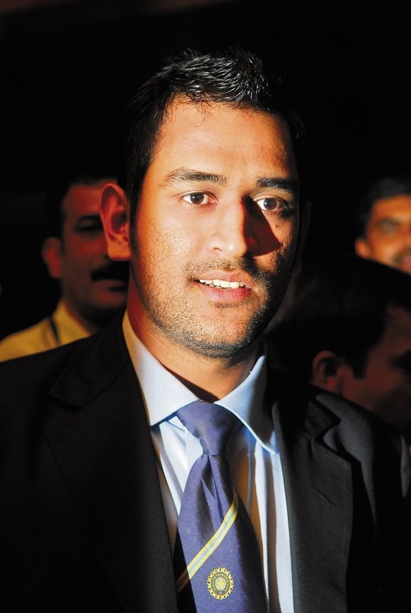 Ms Dhoni Images In Suit , HD Wallpaper & Backgrounds