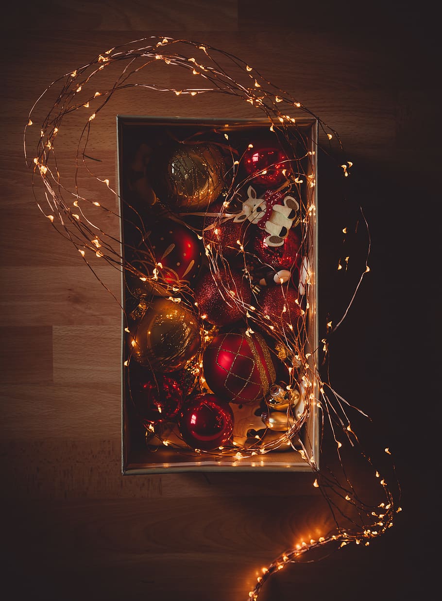 Lighted String Lights And Baubles Inside Box, Christmas - Christmas Day , HD Wallpaper & Backgrounds