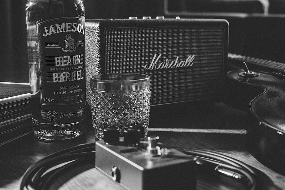 Rock Glass Near Jameson Black Barrel Bottle And Marshall - Marshall Wallpaper Hd , HD Wallpaper & Backgrounds