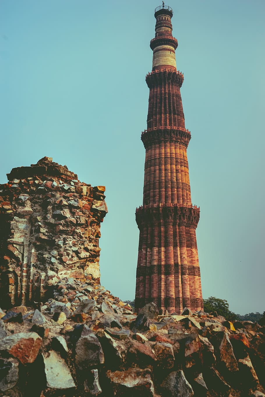Monument, India, New Delhi, Qutub Minar, Building, - क़ुतुब मीनार , HD Wallpaper & Backgrounds