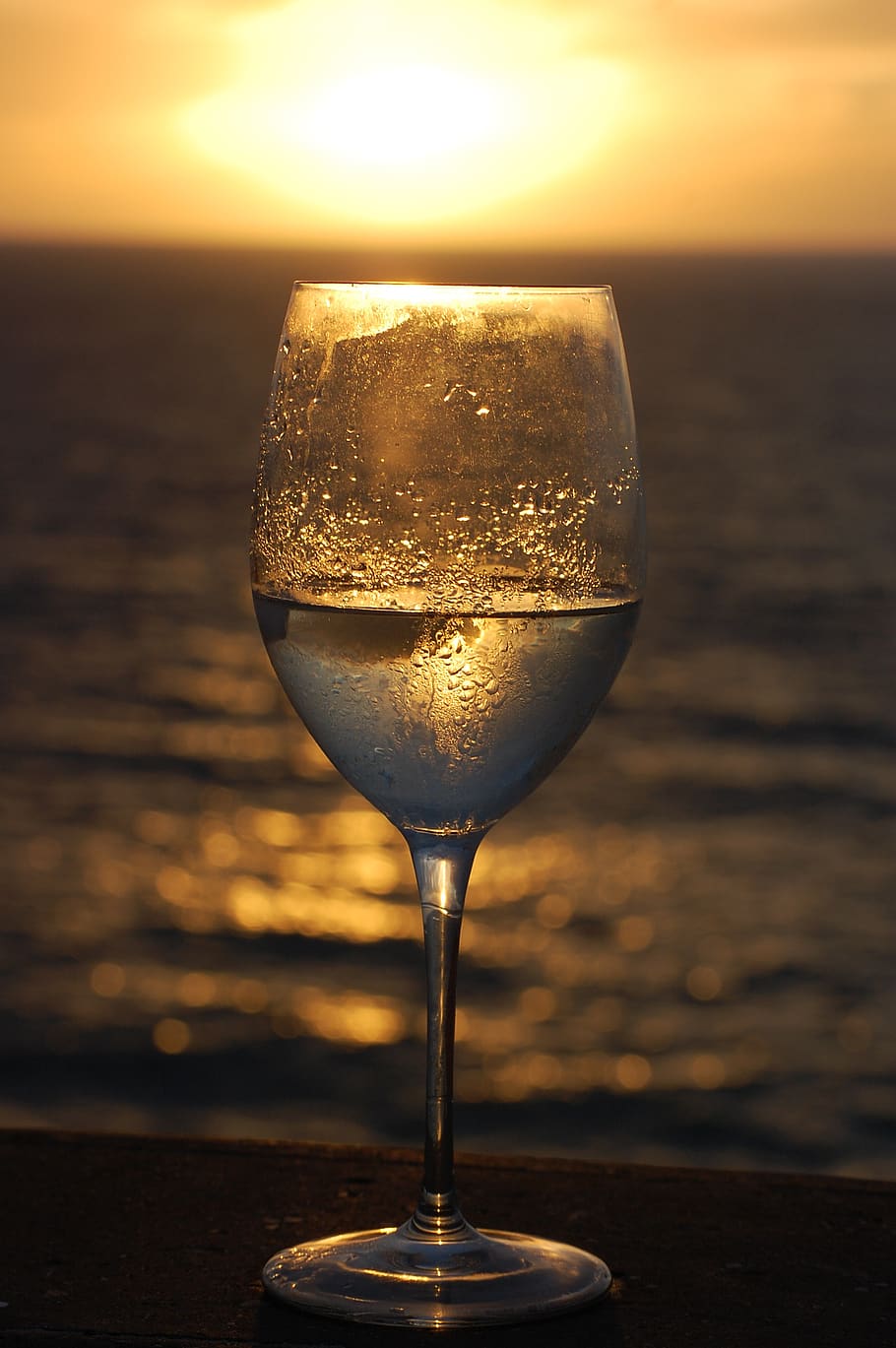Wine, Wine Glass, Sunset, Beach, Ocean, Relax, Object, - Wine Glass By The Ocean , HD Wallpaper & Backgrounds