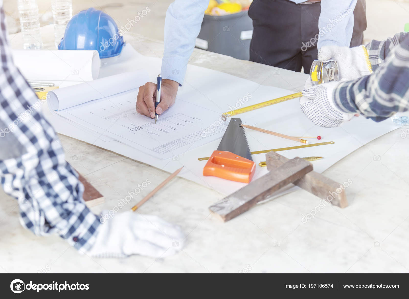 Civil Engineer Foreman Meeting Working Blueprint Architects - Wood , HD Wallpaper & Backgrounds