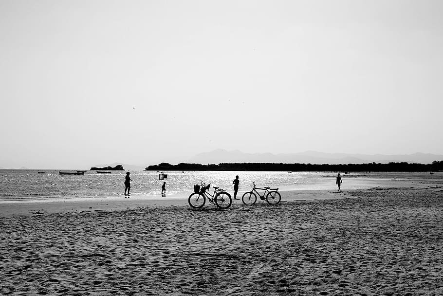 Bike, People, Silhouette, Beach, Water, Sand, P B, , HD Wallpaper & Backgrounds