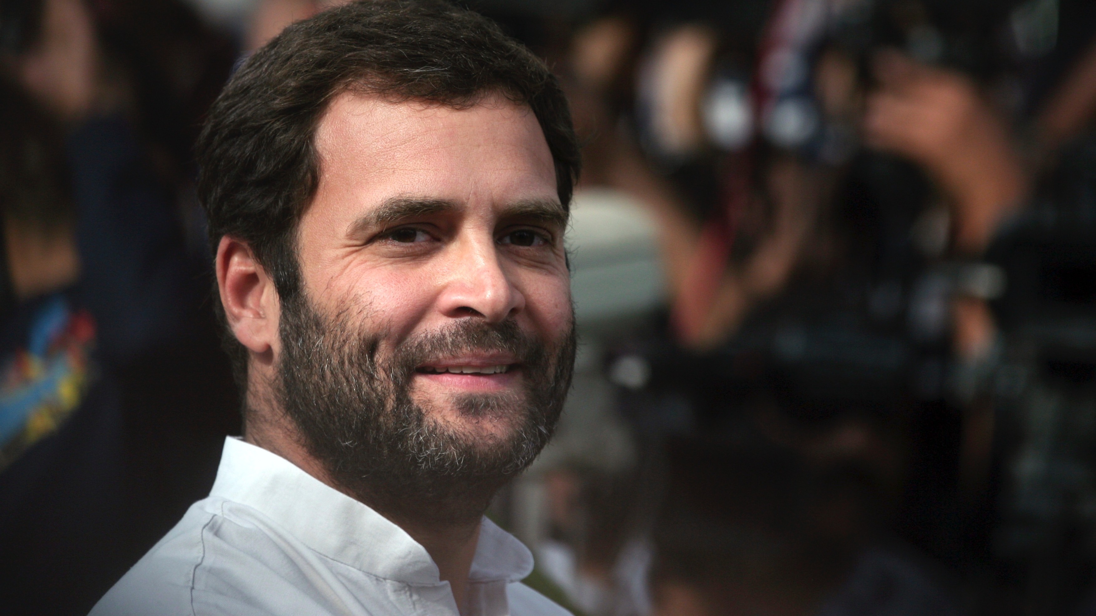 Rahul Gandhi, A Lawmaker And Son Of India S Ruling - Smriti Irani And Rahul Gandhi , HD Wallpaper & Backgrounds