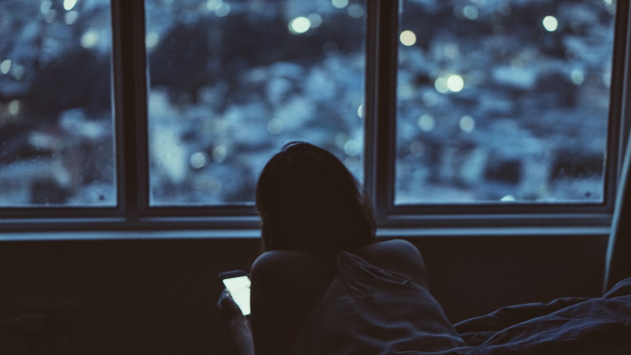 Girl Evening Window Phone Wallpapers - Lonely Phone , HD Wallpaper & Backgrounds