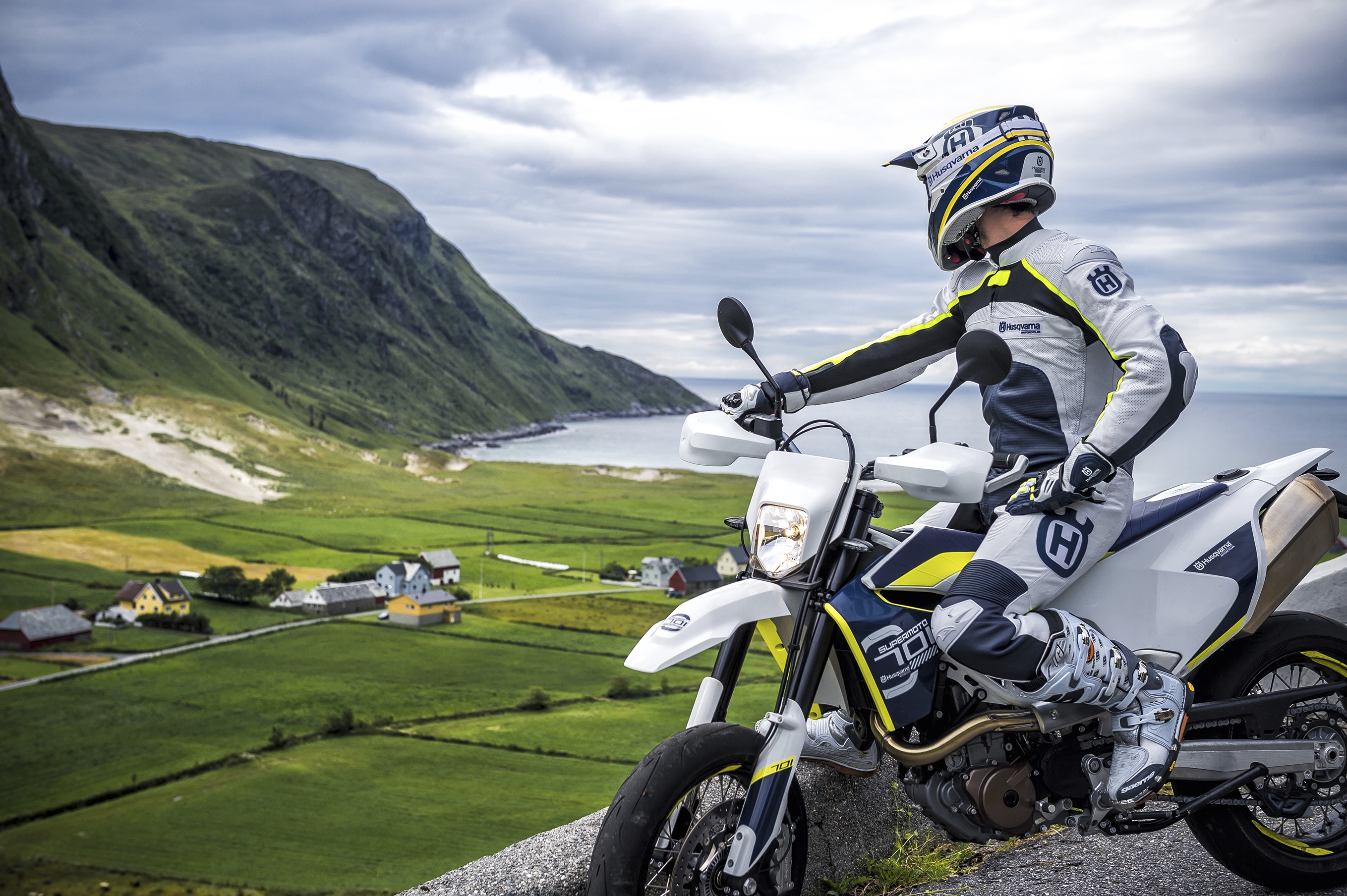 Husqvarna 701 Supermoto Tuned - Husqvarna 701 Supermoto , HD Wallpaper & Backgrounds