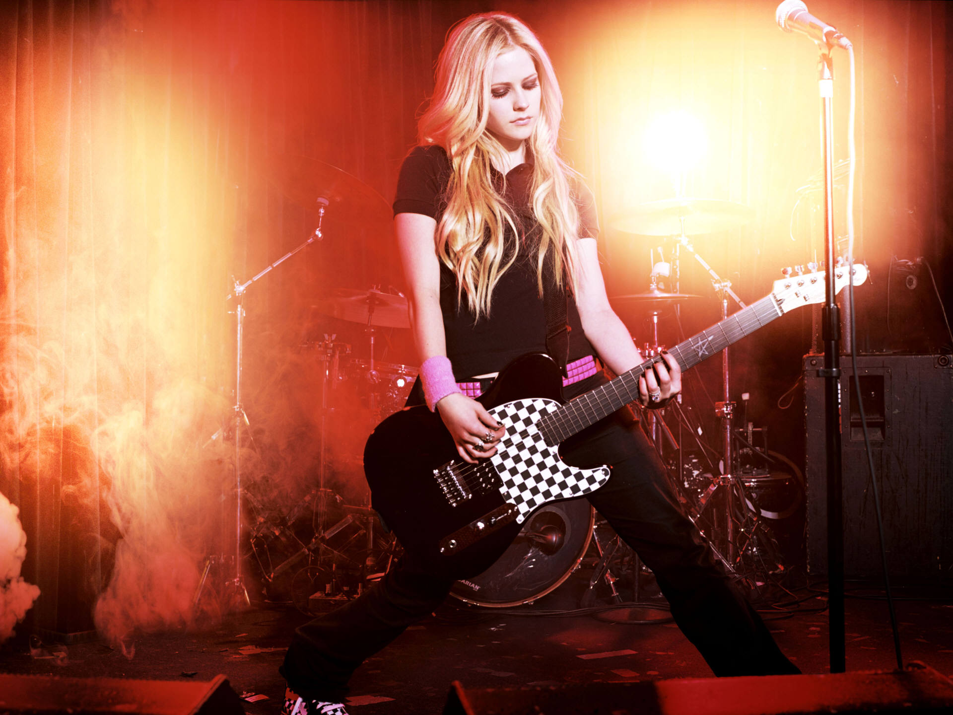 Avril Lavigne Live Guitar , HD Wallpaper & Backgrounds