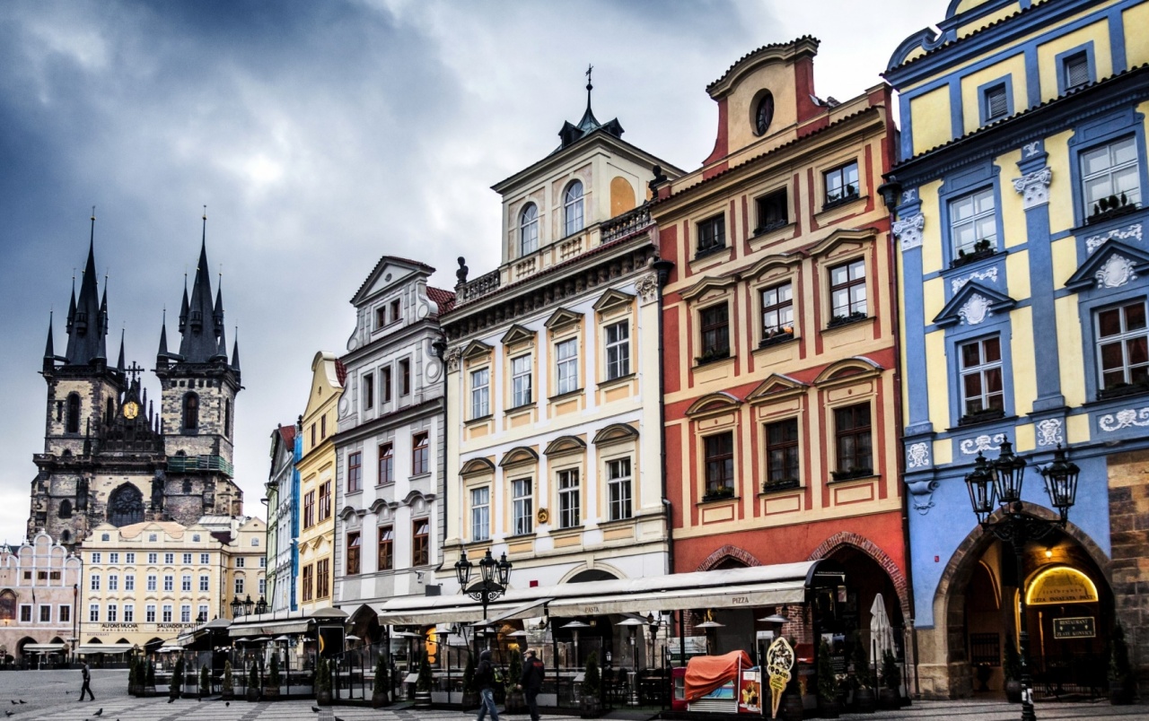 Old Town Square In Prague Wallpapers - Prague Old Town Square , HD Wallpaper & Backgrounds
