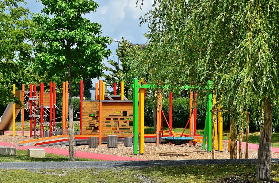 Brown And Green Park Near Trees, Playground, Children, - Tree Park Children Park , HD Wallpaper & Backgrounds