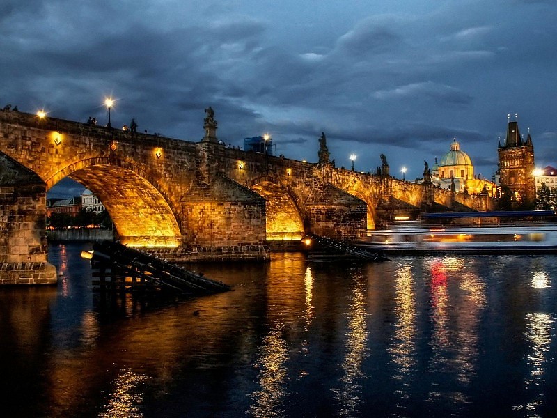 Night In Prague Wallpaper - Night Prague , HD Wallpaper & Backgrounds