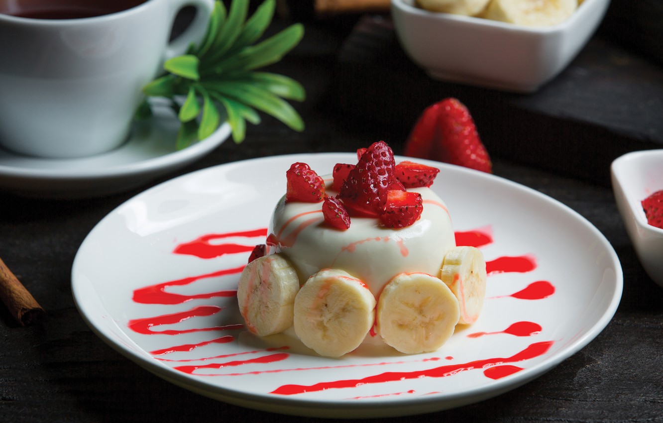 Photo Wallpaper Berries, Strawberry, Plate, Fruit, - Panna Cotta , HD Wallpaper & Backgrounds
