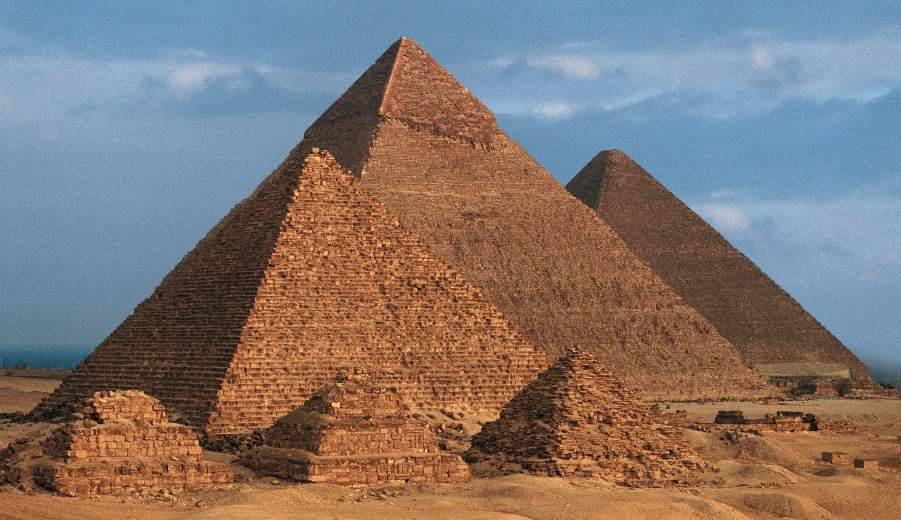 Pyramids Of Giza Wallpaper Egypt World Wallpapers) - Giza Necropolis , HD Wallpaper & Backgrounds