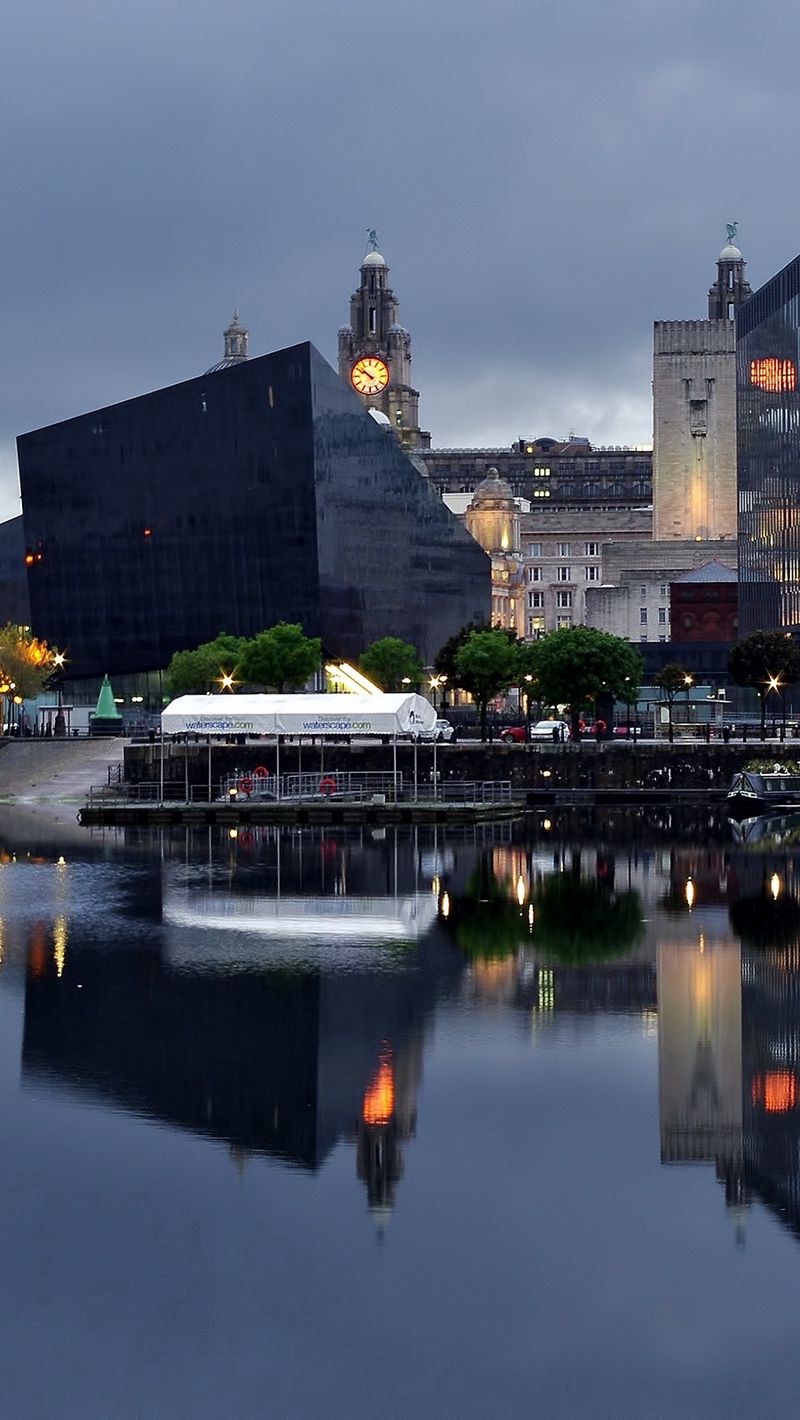 Wallpaper Liverpool, River, Buildings, Night, Beach - Royal Albert Dock Liverpool , HD Wallpaper & Backgrounds