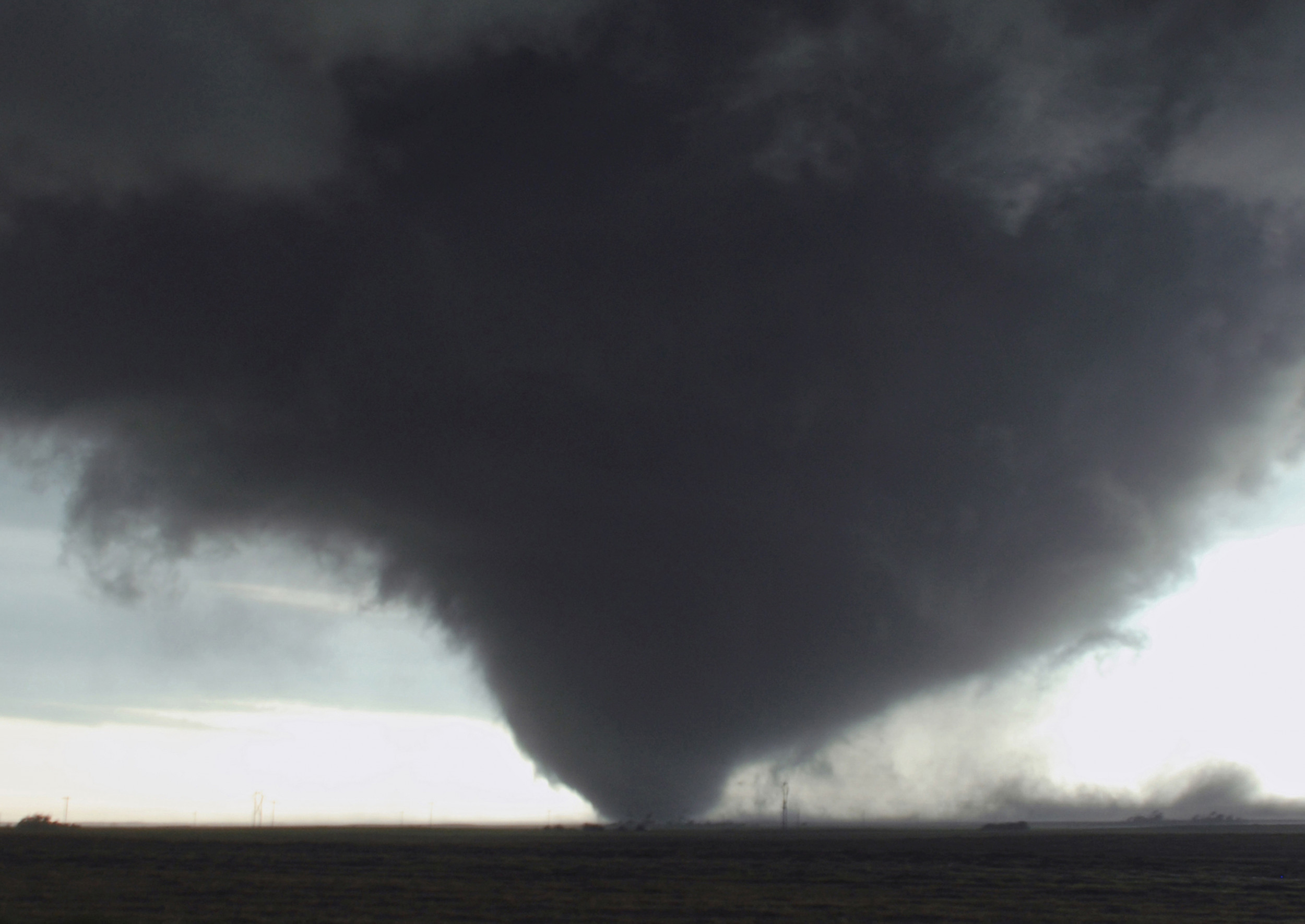 Wedge Shaped Tornado - Tornado In Onalaska Texas , HD Wallpaper & Backgrounds