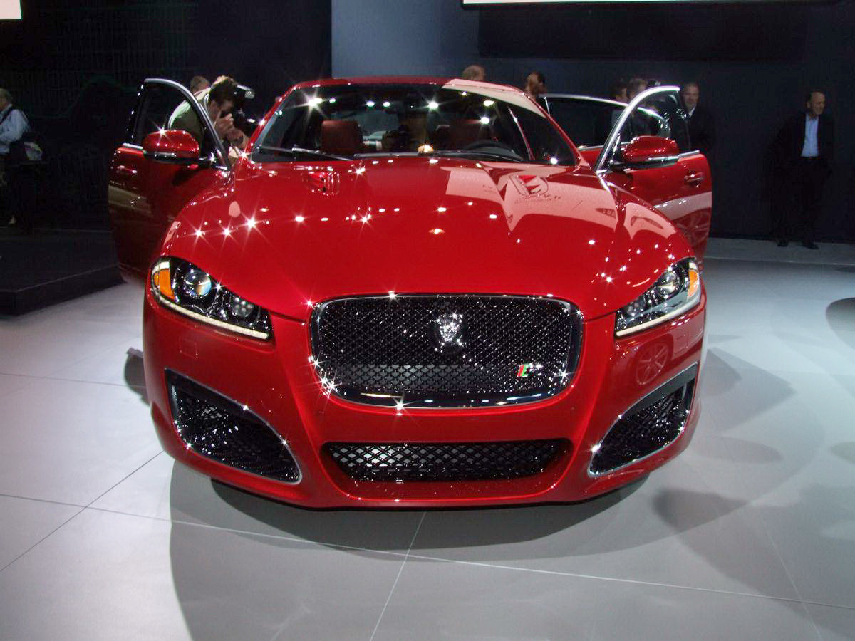 Red Jaguar Car Mobile Wallpaper - Red Jaguar Car Xf , HD Wallpaper & Backgrounds