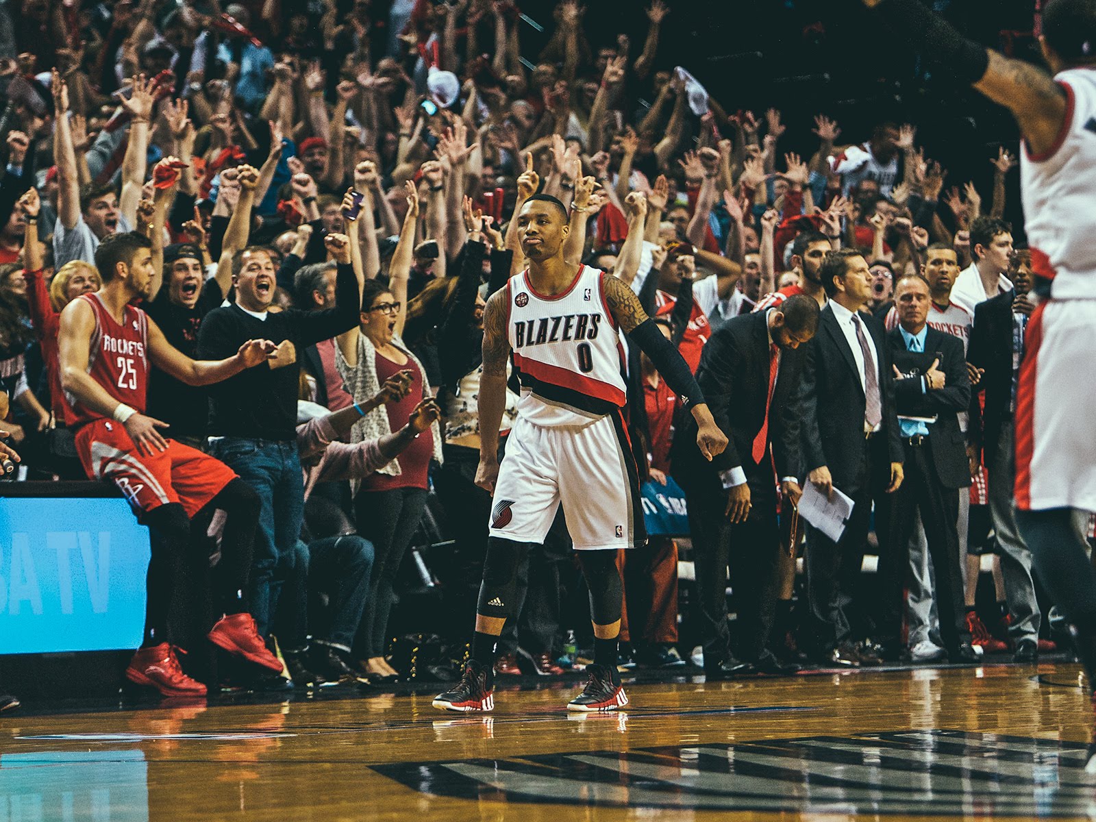 Damian Lillard Hype Wallpaper - Dame Lillard Game Winner , HD Wallpaper & Backgrounds