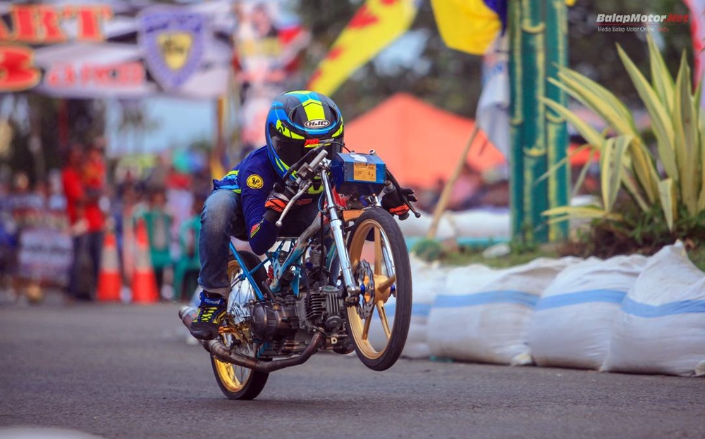 Aksi Jitu Dragbike 201m Pringsewu 22-23 Desember - Drag Bike , HD Wallpaper & Backgrounds