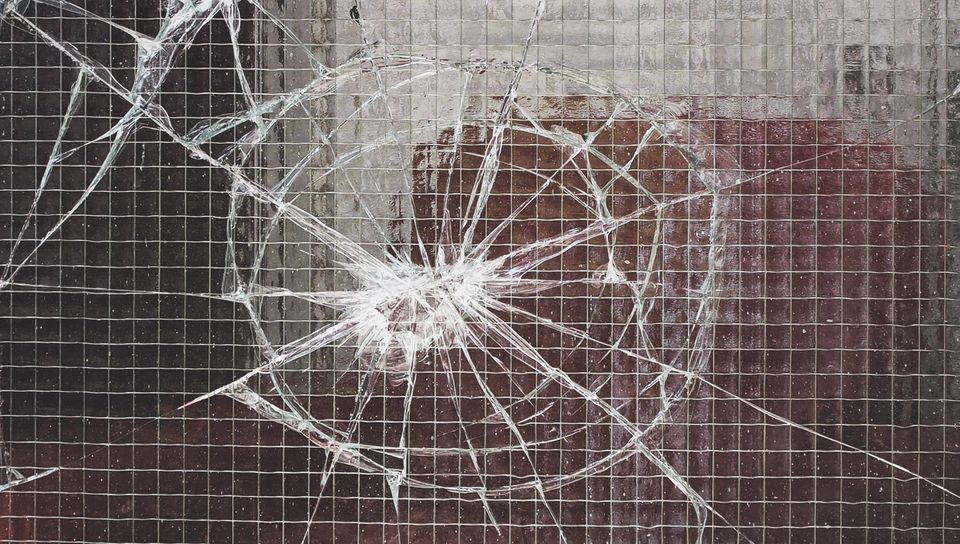 Wallpaper Glass, Cranny, Broken - Wallpaper , HD Wallpaper & Backgrounds