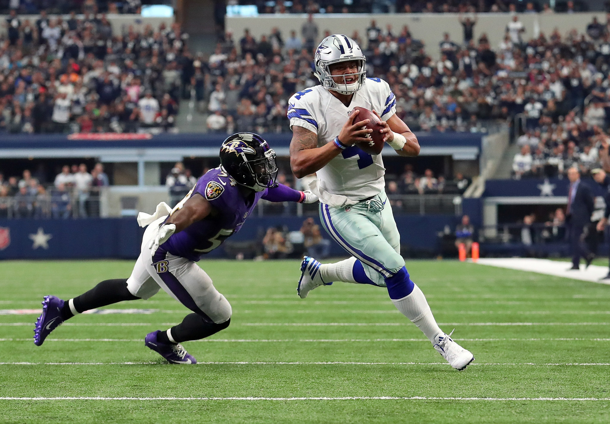 The Cowboys’ Dak Prescott, Right, Rushed For Yardage - Sprint Football , HD Wallpaper & Backgrounds