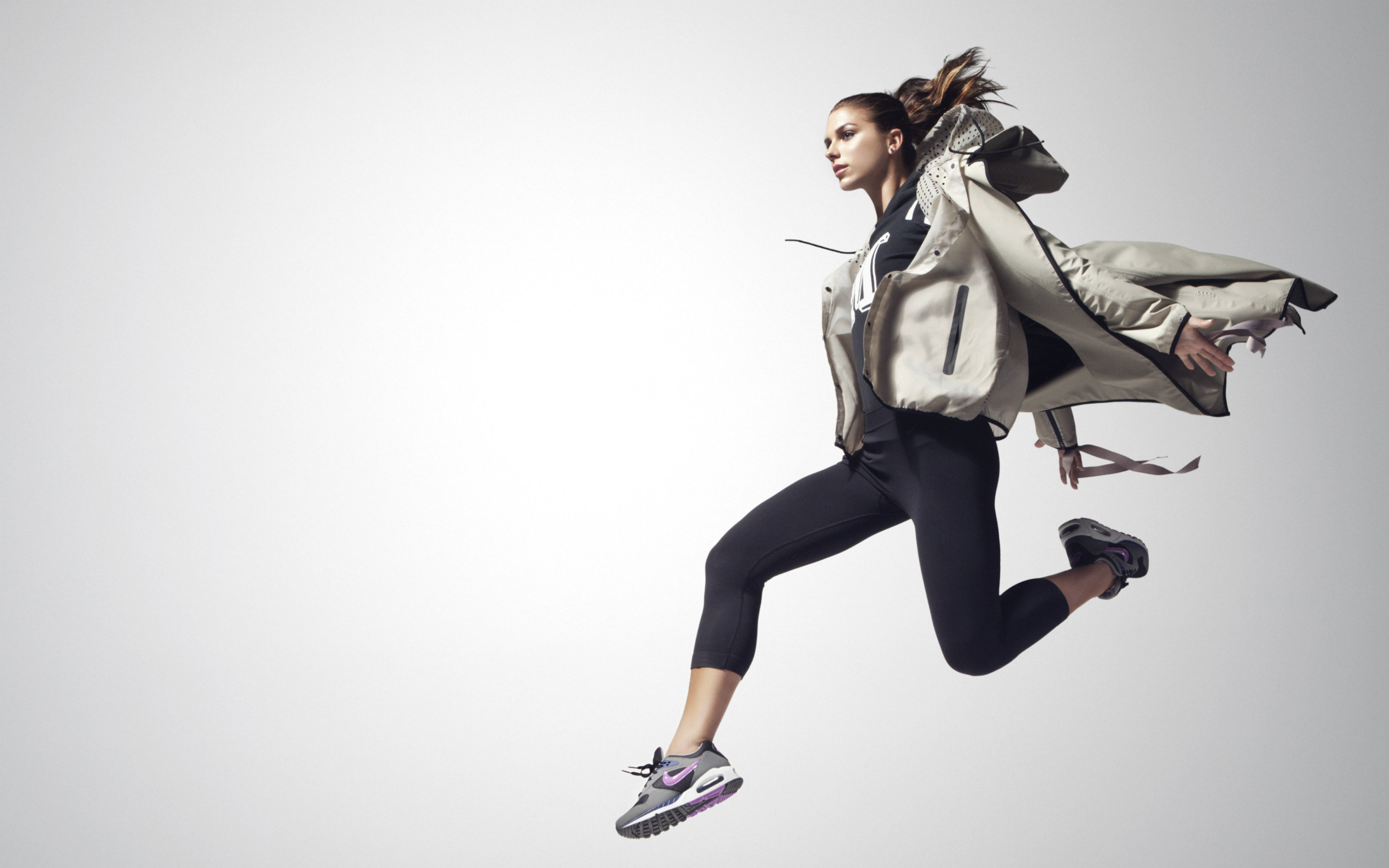 Nike Woman Running , HD Wallpaper & Backgrounds