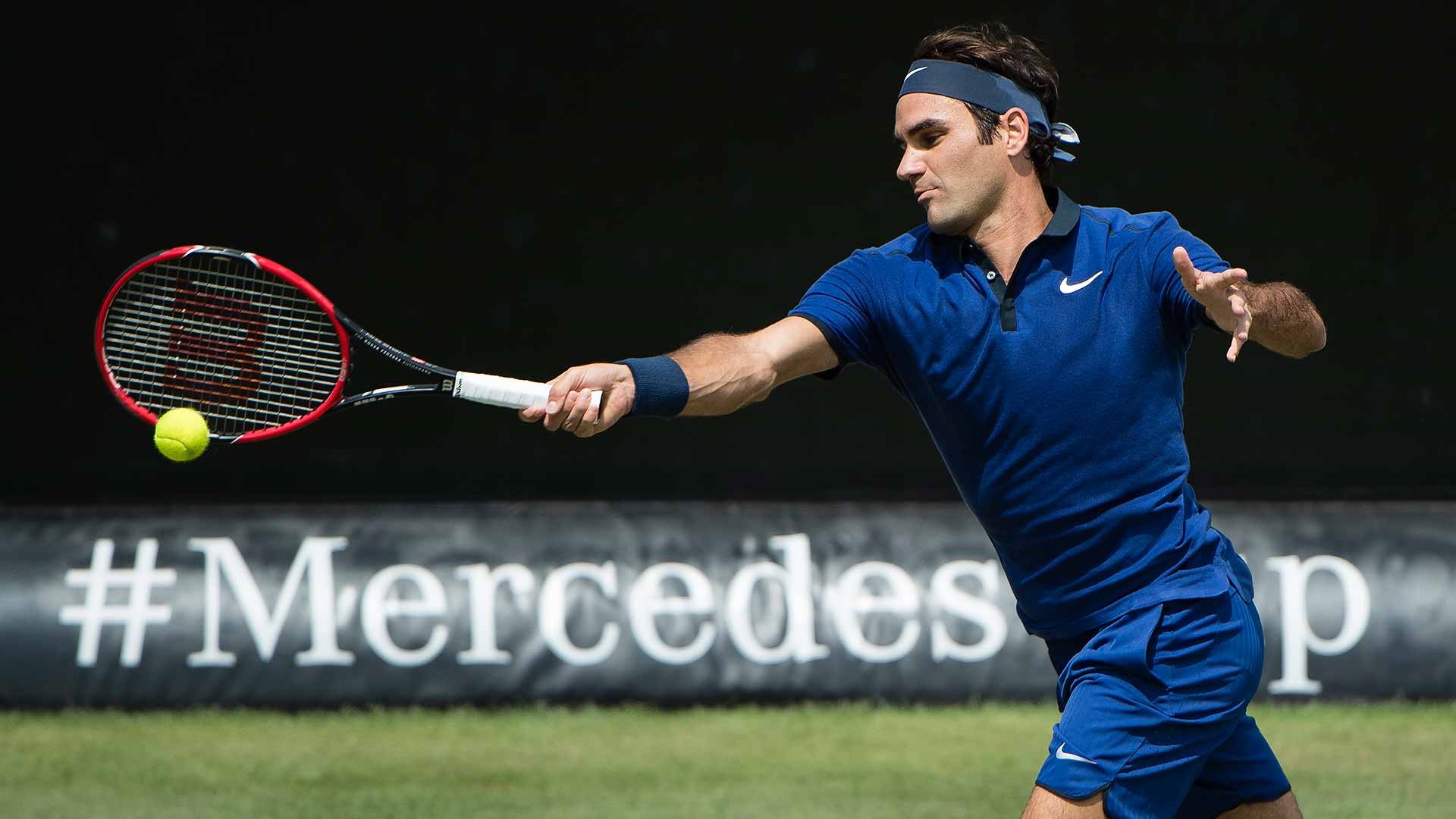 Roger Federer During Match Photo - Soft Tennis , HD Wallpaper & Backgrounds