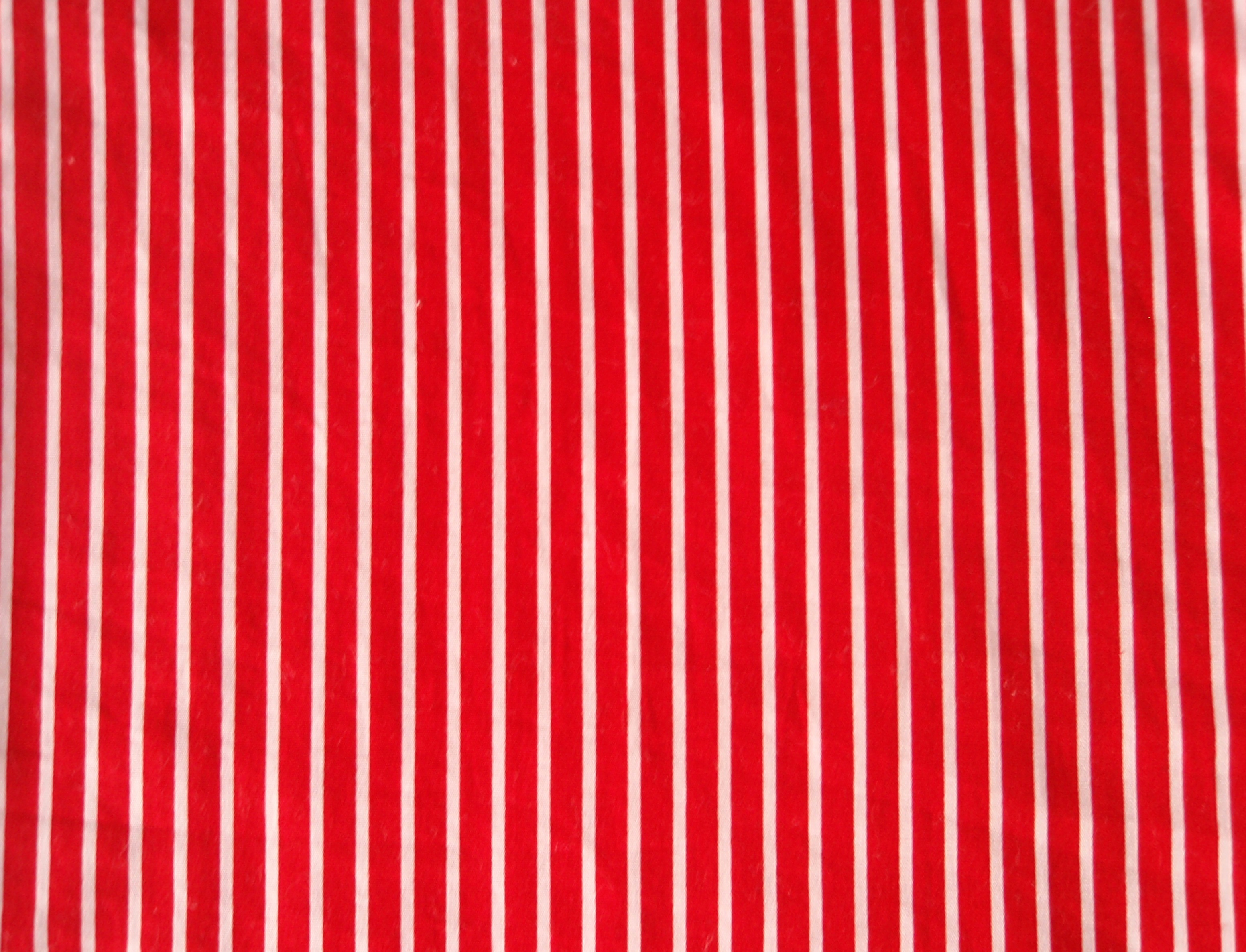 Red and white. Ред Страйпс. Текстура Red White Stripes. Striped (Red, White & Black) винил. Фон Вайт Страйпс.