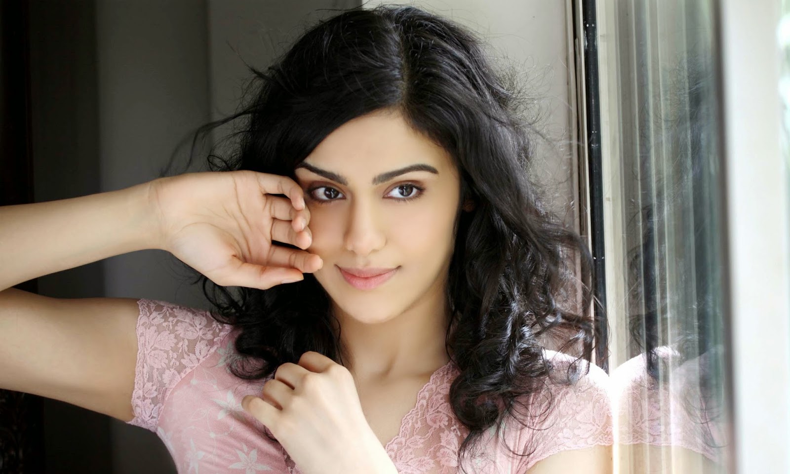 Adah Sharma Latest Hd Wallpapers - Adah Sharma Wallpapers Hd , HD Wallpaper & Backgrounds