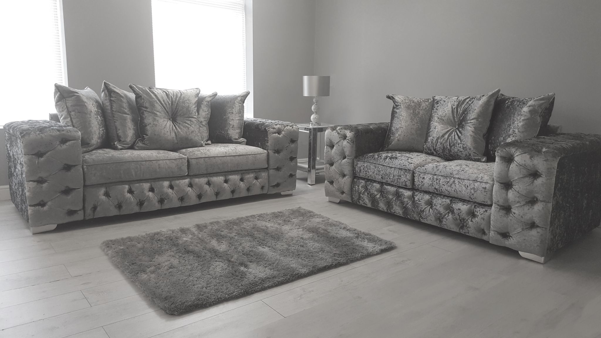 Living Room Grey Velvet Sofa , HD Wallpaper & Backgrounds