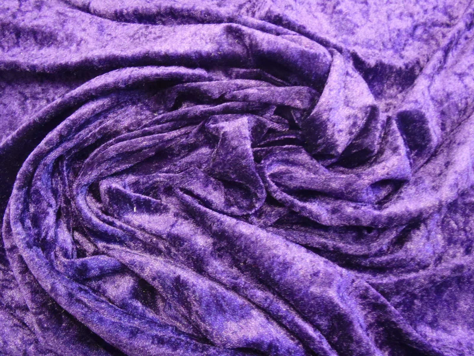 Purple Crushed Velvet - Purple Images Of Velvet , HD Wallpaper & Backgrounds