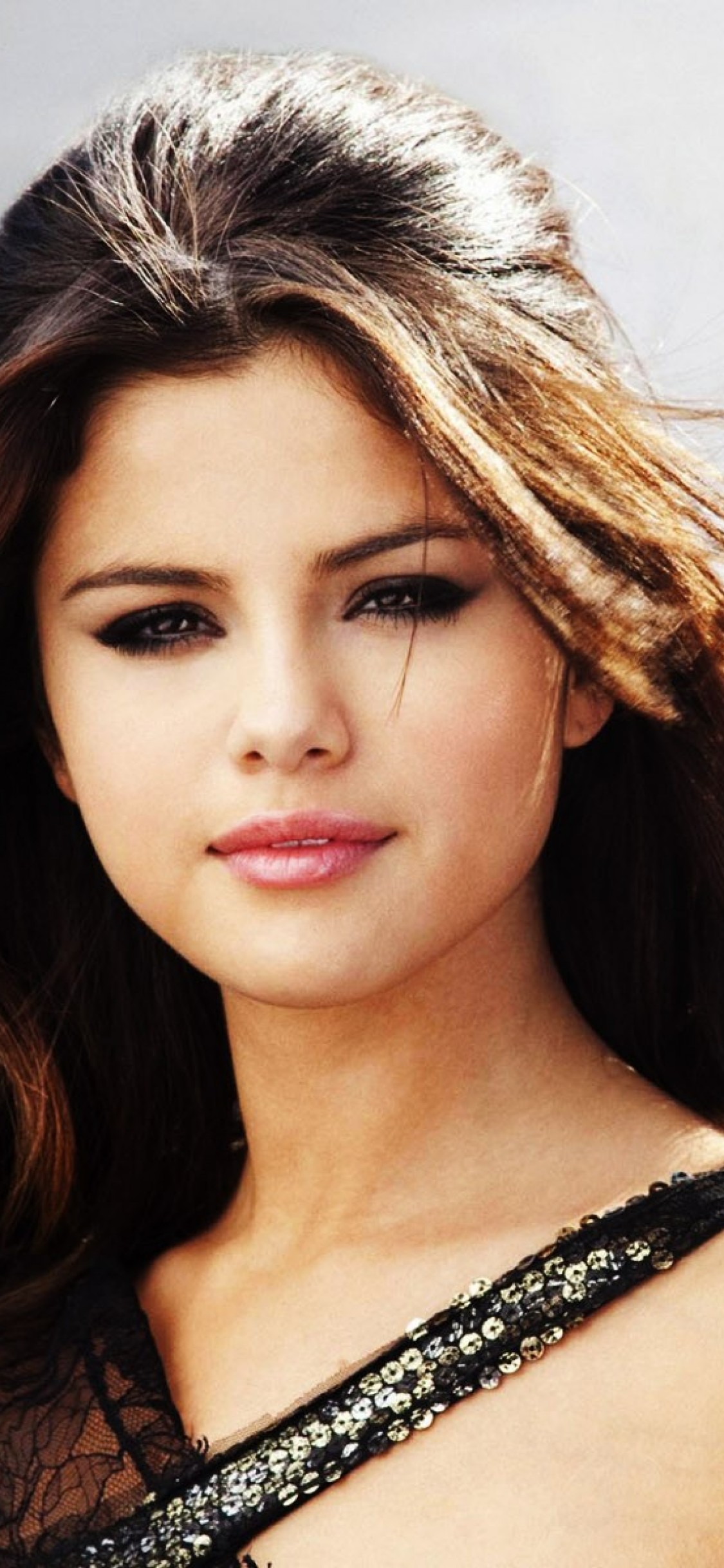 Iphone X Selena Gomez Wallpaper - Beauty Woman In Would , HD Wallpaper & Backgrounds
