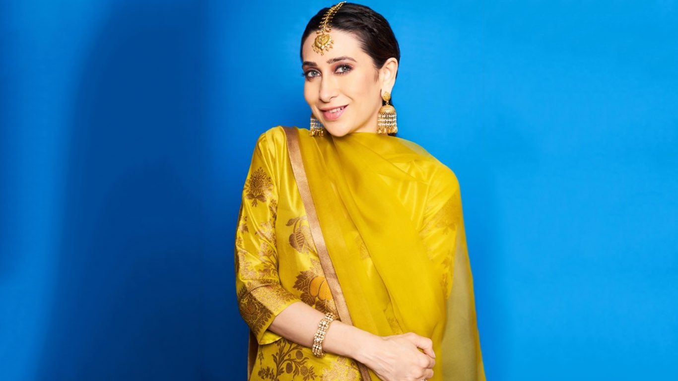 Karishma Kapoor At Armaan Jain Mehendi , HD Wallpaper & Backgrounds