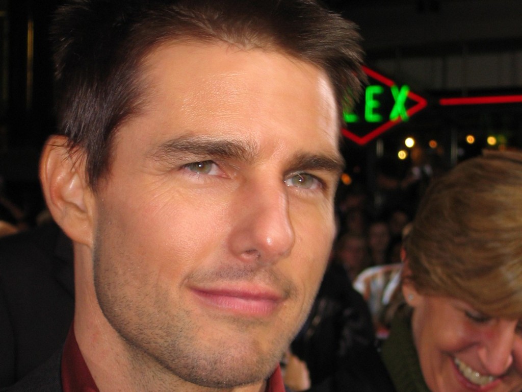 Funny Facts About Tom Cruise 29 Wide Wallpaper - Gentleman , HD Wallpaper & Backgrounds