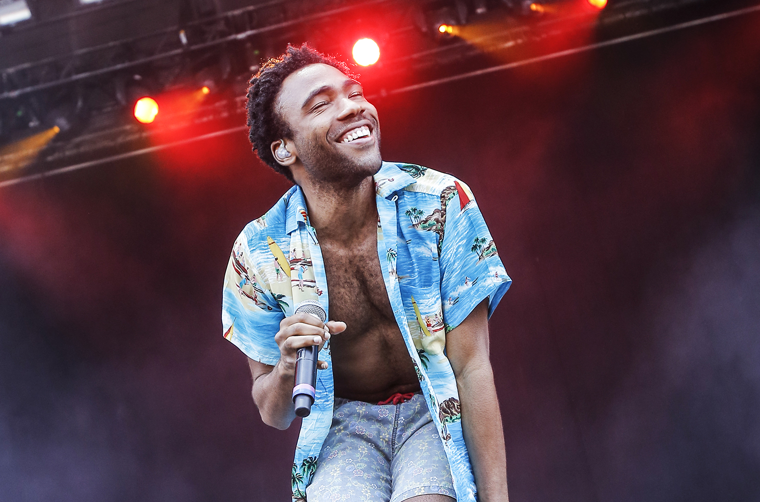 High Resolution Wallpaper - Childish Gambino Because The Internet Live , HD Wallpaper & Backgrounds