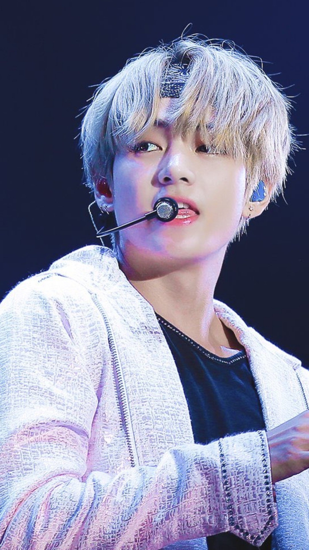 Taehyung Kim Taehyung Taehyung Wallpaper Taehyung Wallpapers - Tae Cute , HD Wallpaper & Backgrounds