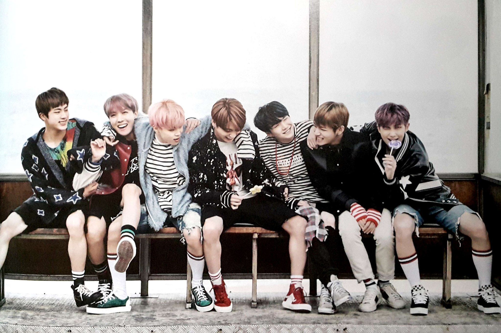 Bts Wallpaper - We Can Smile If We Are Together , HD Wallpaper & Backgrounds