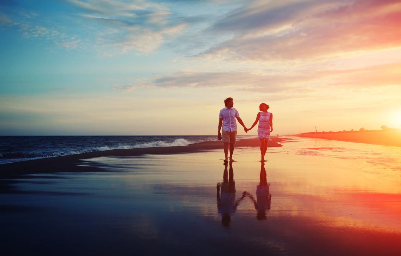 Photo Wallpaper Sea, Love, Sunset, Pair, Relationship, - Couple Walking On Beach , HD Wallpaper & Backgrounds