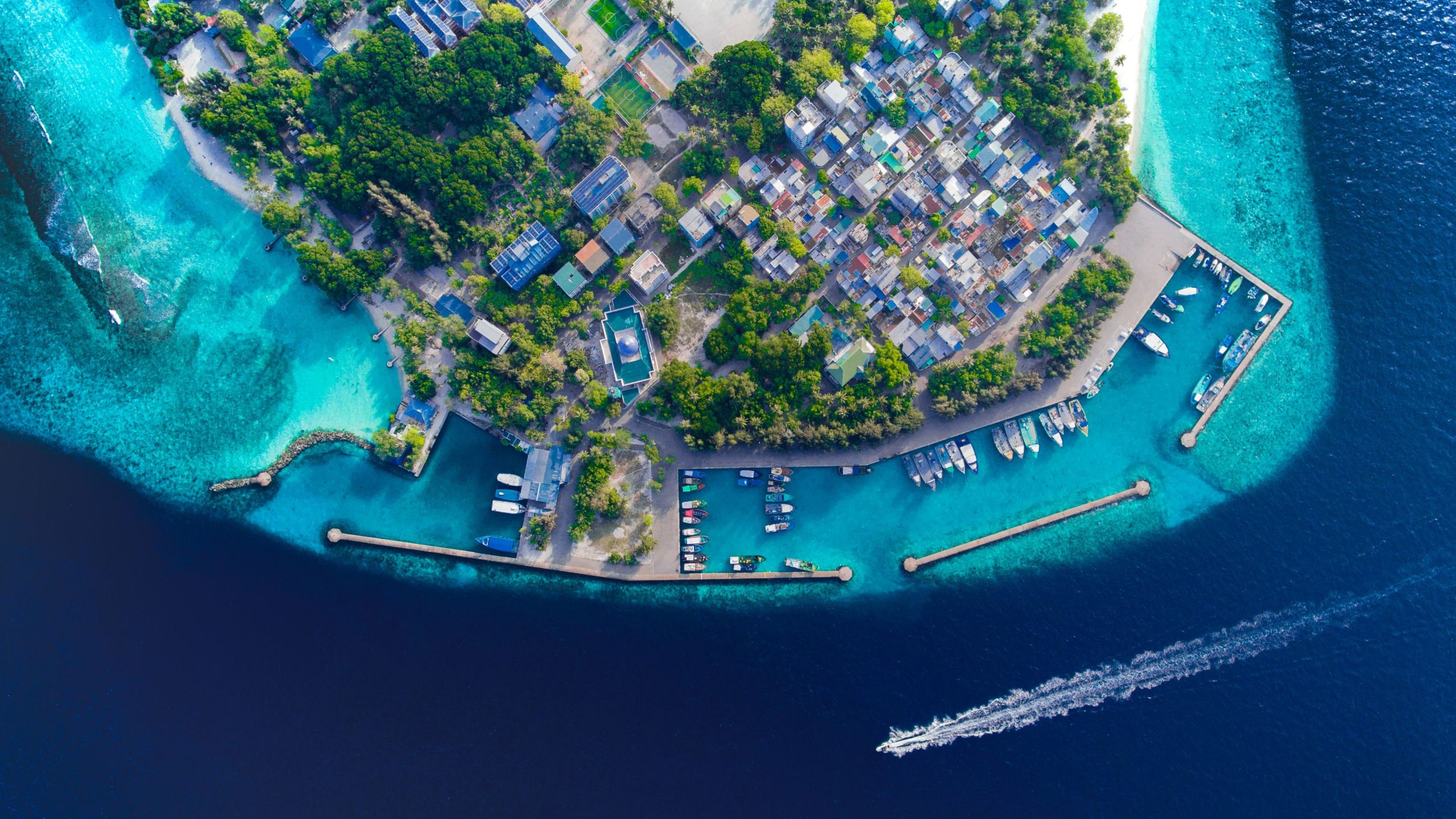 Villingili Ferry Terminal Maldives - Maldives Wallpaper 4k , HD Wallpaper & Backgrounds