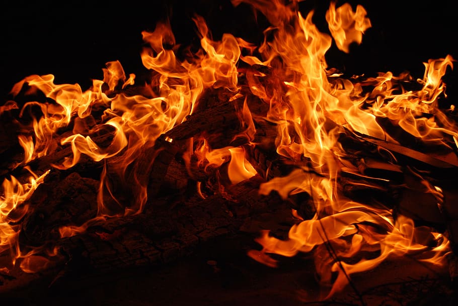 Burning Wood Near Black Surface, Fire, Shutter Speed, - Flames Free , HD Wallpaper & Backgrounds