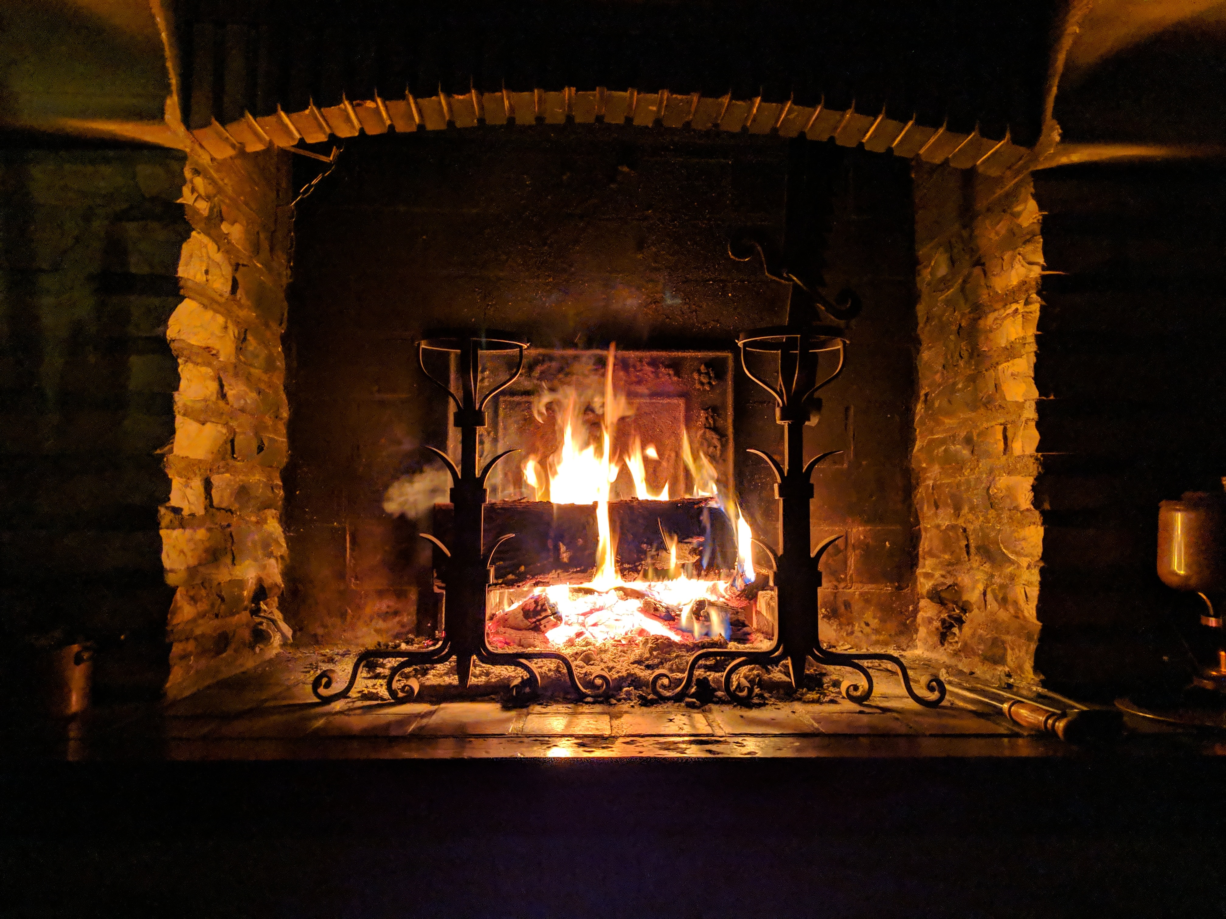 Dark Room With Fireplace , HD Wallpaper & Backgrounds