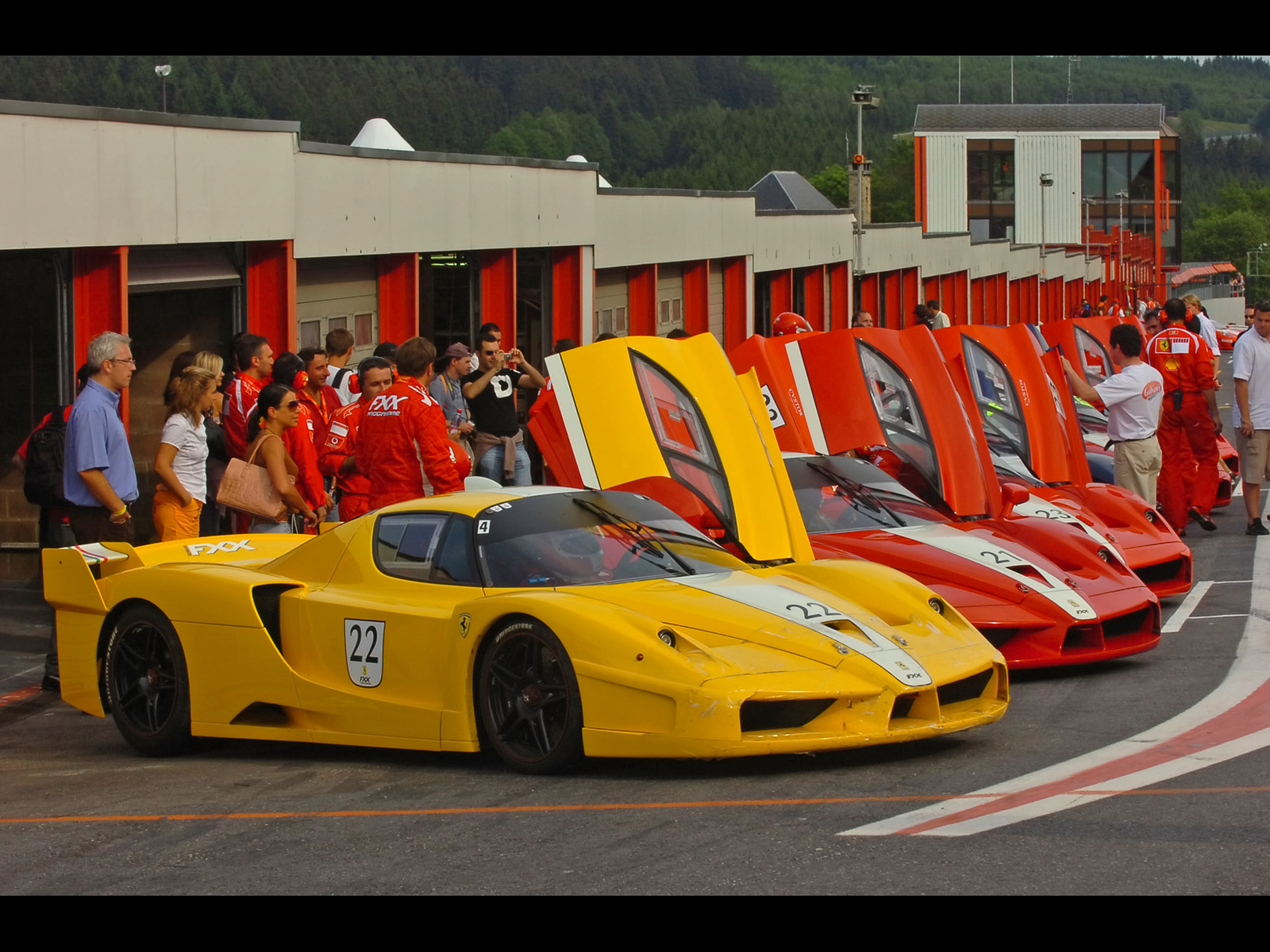 Ferrari Fxx Yellow 22 , HD Wallpaper & Backgrounds