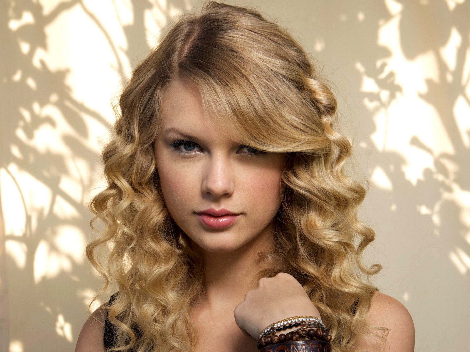 White Supremacy And Taylor Swift , HD Wallpaper & Backgrounds