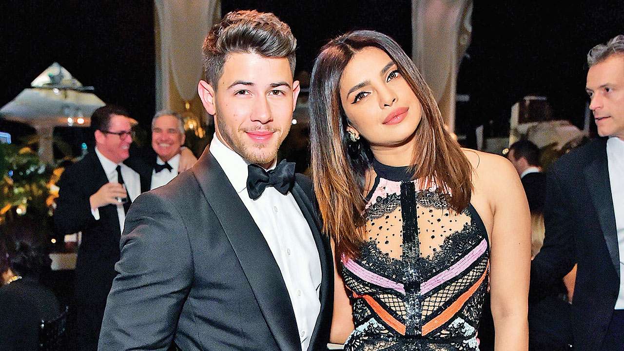 Nick Jonas Likes Priyanka Chopra’s Desi Girl Song - Priyanka Chopra Nick Jonas Height , HD Wallpaper & Backgrounds