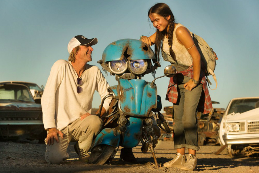 First Look At New Transformers - Isabela Moner Transformers , HD Wallpaper & Backgrounds