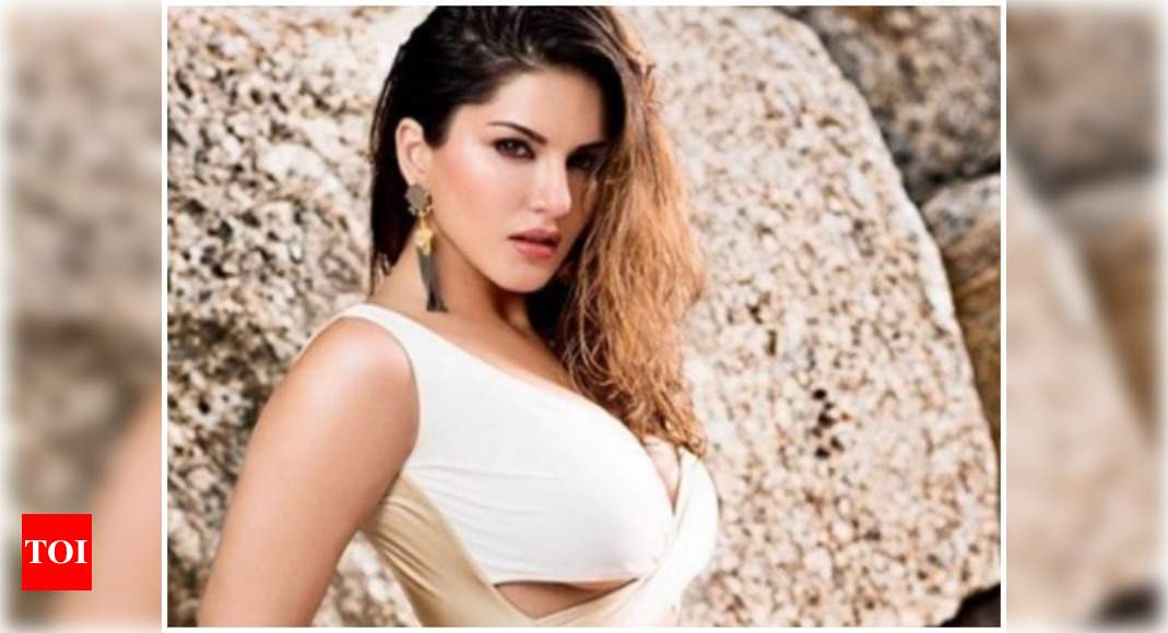 This Picture Of Sunny Leone Is Steaming Up Social Media - Sunny Leone , HD Wallpaper & Backgrounds