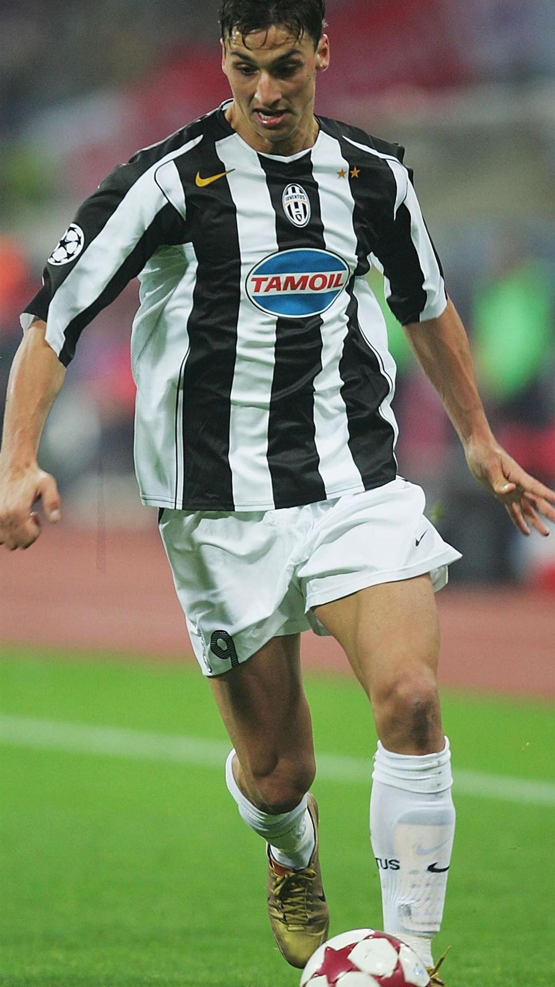 Zlatan Ibrahimovic And Mino Raiola Spotted In Turi - Zlatan Ibrahimovic Juventus , HD Wallpaper & Backgrounds
