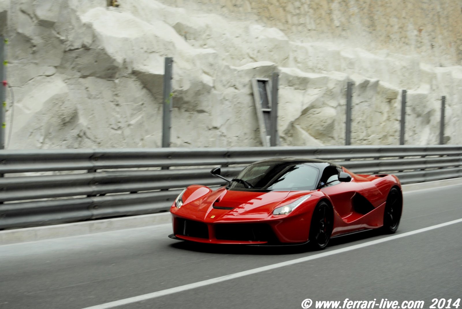 Ferrari Laferrari Wallpaper 380935 Wallpaperup - Ferrari Laferrari Wallpaper Iphone , HD Wallpaper & Backgrounds