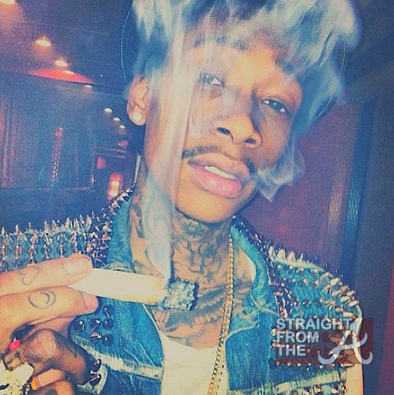 Wiz Khalifa Hình Nền Probably With A Sign Called Wiz - صور ويز خليفه Hd , HD Wallpaper & Backgrounds