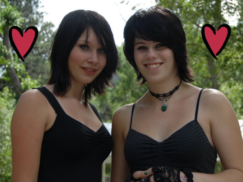 Pastel Goth Fanclub Images Goth Or Bust Hd Wallpaper - Two Goth Girls , HD Wallpaper & Backgrounds