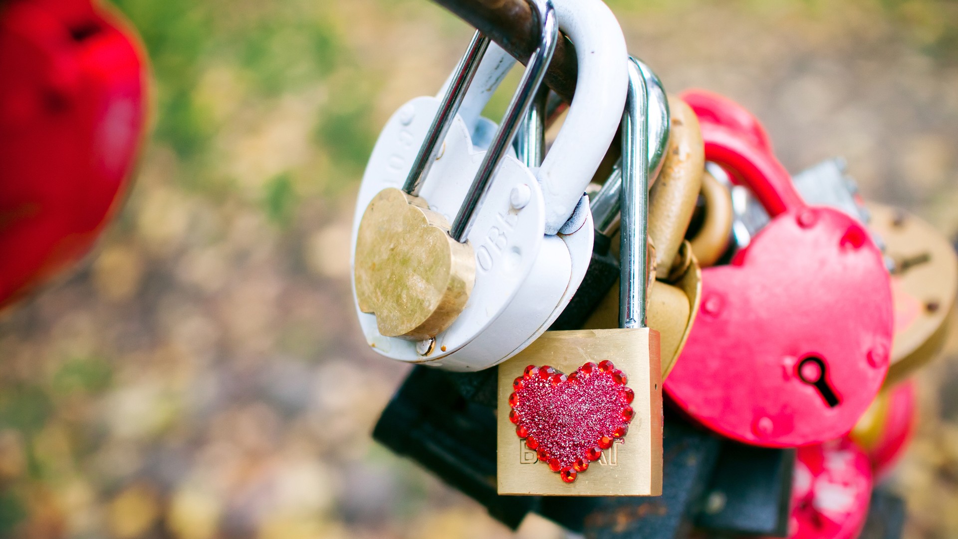 Love Locks Paris - Cute Love Hd Img , HD Wallpaper & Backgrounds